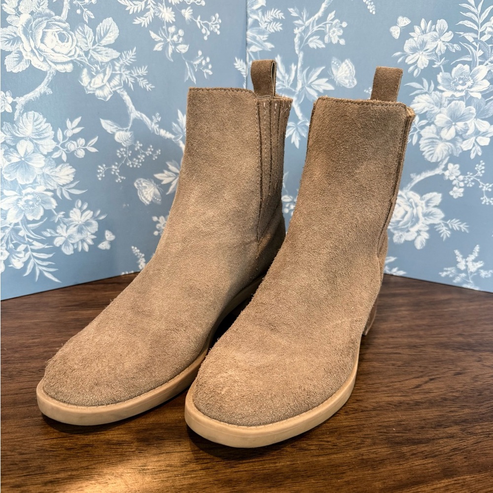 Dolce Vita leather Suede Ankle Boots 6.5